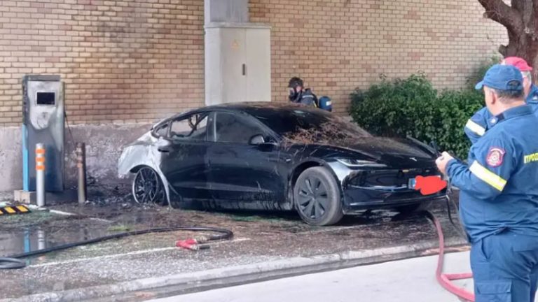 Tesla φωτιά