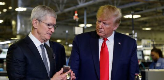 Trump Cook apple