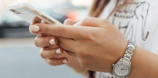 ποιος κάλεσε online