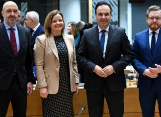 Παπαστεργίου Social Media εθισμό στο διαδίκτυο