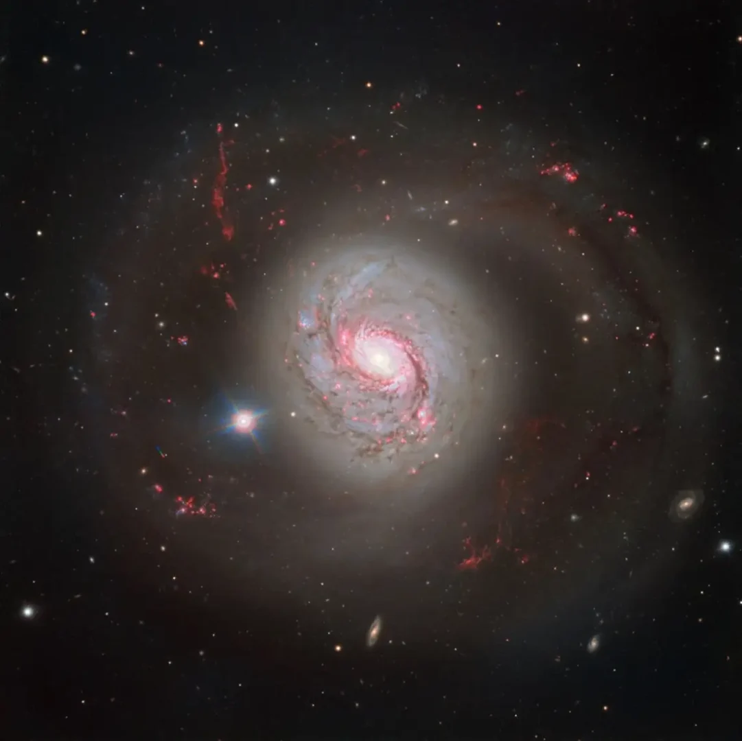 Μια εικόνα του σπειροειδούς γαλαξία NGC 1086