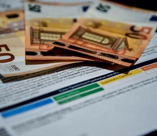 πάροχο ηλεκτρικού ρεύματος ρήτρες