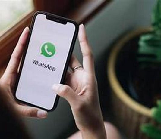 WhatsApp chatbots AI