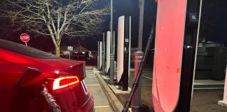 Tesla superchargers καταστροφές