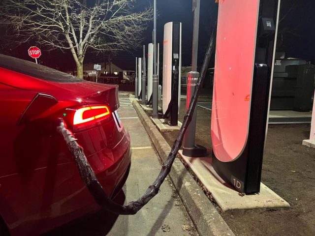 Tesla superchargers καταστροφές 