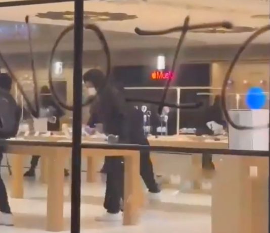 Apple Store Los Angeles