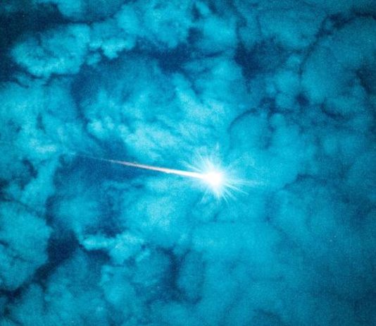 Η οργή του Ήλιου κάνει τους δορυφόρους Starlink να πέφτουν starlink burn