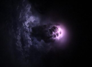 κεραυνούς διάστημα