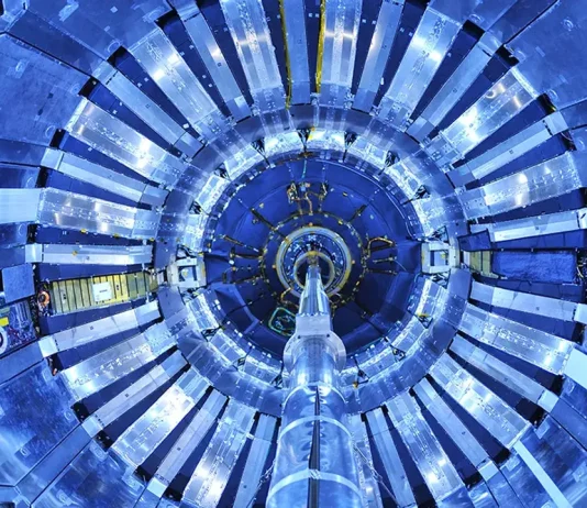 Το CERN αλλάζει τον χρόνο; Η απάντηση για όσους αγνοούν τι πραγματικά κάνει ο Μεγάλος Επιταχυντής Αδρονίων CERN