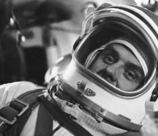 komarov ο άνθρωπος που έπεσε από το διάστημα