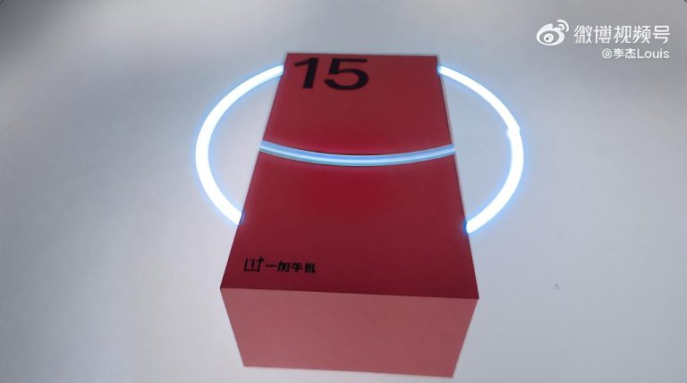 OnePlus 15 unboxing