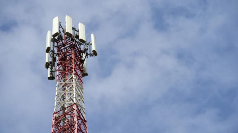 Starlink VS Cosmote 5G Wi-Fi
