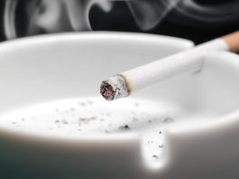 κάπνισμα σε εξωτερικούς χώρους