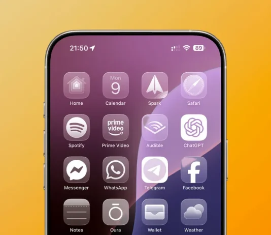 iOS 26 Liquid Glass