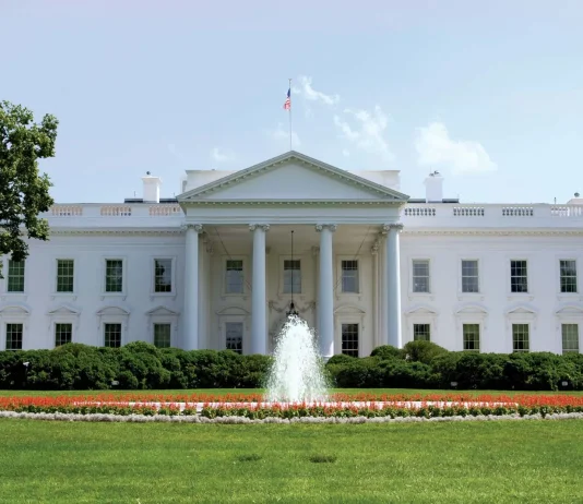 Εταιρείες spyware πιάνουν φιλίες με τον Λευκό Οίκο! Κατά τα άλλα φοβόμαστε την Huawei…