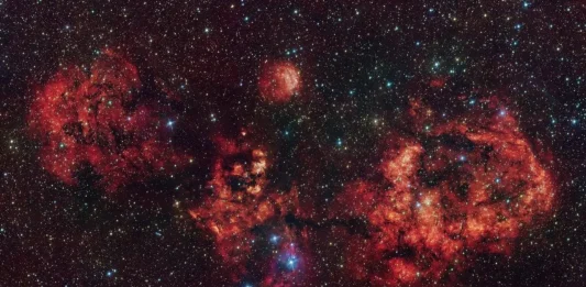 Το Σύμπαν μόλις μας έστειλε ένα σήμα του Batman!