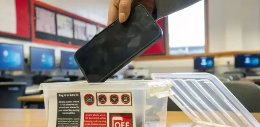 τηλέφωνα σχολεία