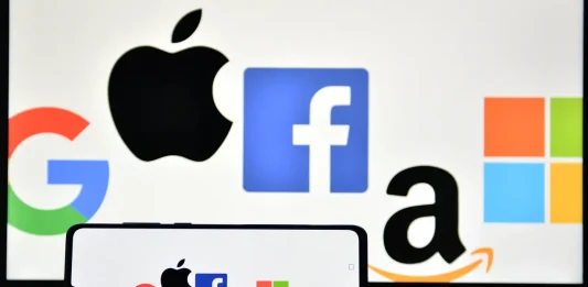 Οι ΗΠΑ απειλούν με αντίποινα την ΕΕ για την ευρωπαϊκή νομοθεσία για το διαδίκτυο ΕΕ ΗΠΑ