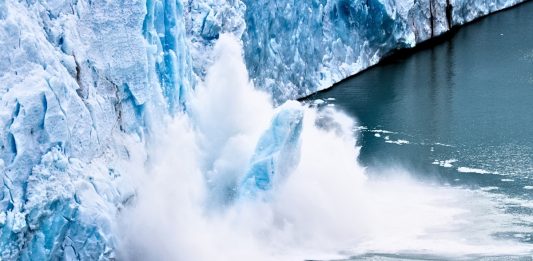 Εκατοντάδες σεισμοί ανιχνεύθηκαν στον παγετώνα Doomsday – Τι σημαίνουν;