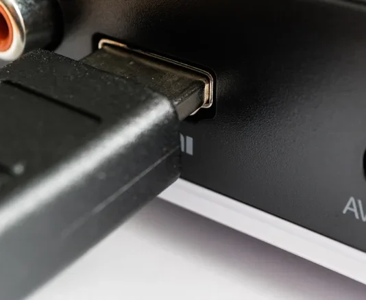 Ασύρματο vs Ενσύρματο HDMI: Τι να επιλέξετε για την εικόνα και τον ήχο σας