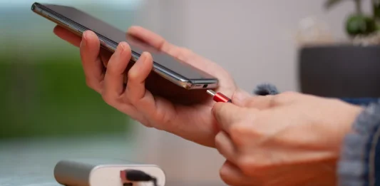 Πόση ισχύ πραγματικά προσφέρει κάθε θύρα USB;