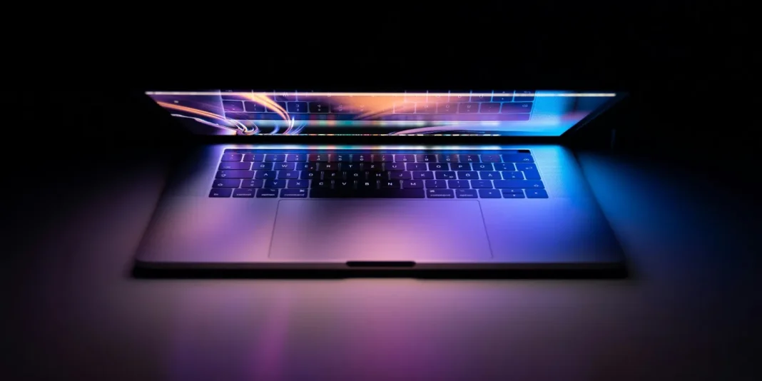 macbook-lid-glow
