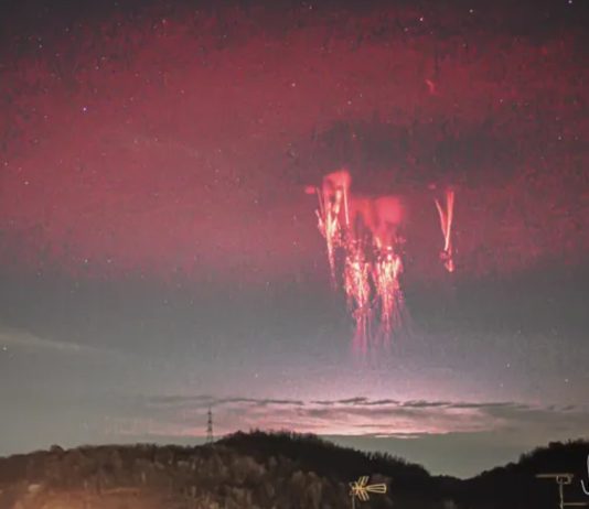 Καταγράφηκε ένα σπάνιο ατμοσφαιρικό φαινόμενο στη γειτονιά μας: Η εξήγηση ατμοσφαιρικό φαινόμενο