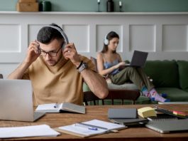 Μας κάνει καλό η εργασία από το σπιτι; Η επιστήμη απαντά!