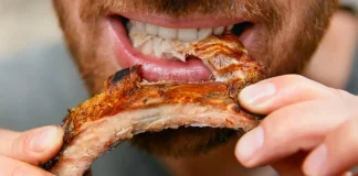 Μελέτη διαπιστώνει ότι οι κρεατοφάγοι έχουν περισσότερες πιθανότητες να ζήσουν μέχρι τα 100. Αλλά… κρεατοφάγοι