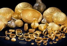 Περίεργο μέταλλο που δεν είναι από τη Γη βρέθηκε σε αρχαίο θησαυρό