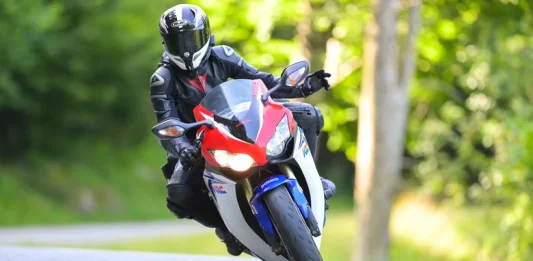 Μπορείς να χρησιμοποιήσεις Apple CarPlay σε μηχανή;