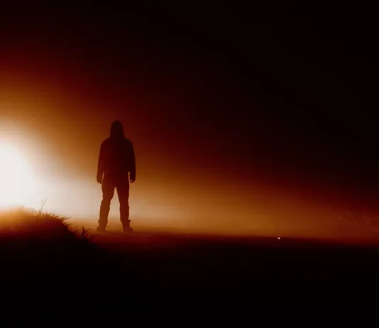 Αγόρασε τα Ray-Ban Meta και καταστράφηκε! Κατέληξε να περιπλανιέται στην έρημο ψάχνοντας εξωγήινους! Ray-Ban Meta AI