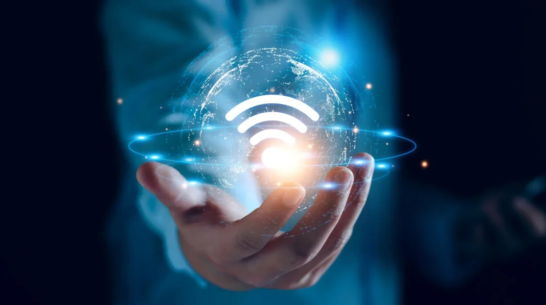 Scientist-Hand-Holding-Wi-Fi-Wireless-Internet-Technology Wi-Fi ταυτοποίηση