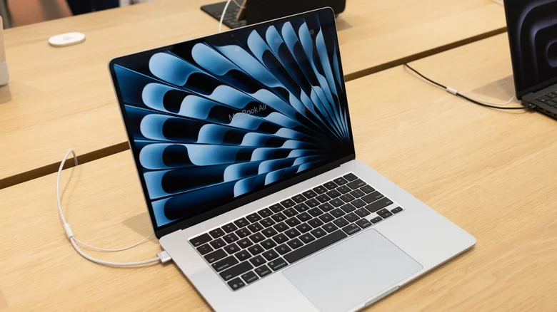 should-you-consider-having-apple-do-the-repair-1769537268