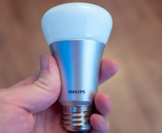 Μήπως οι έξυπνες λάμπες καίνε περισσότερο ρεύμα από τις κανονικές λάμπες;