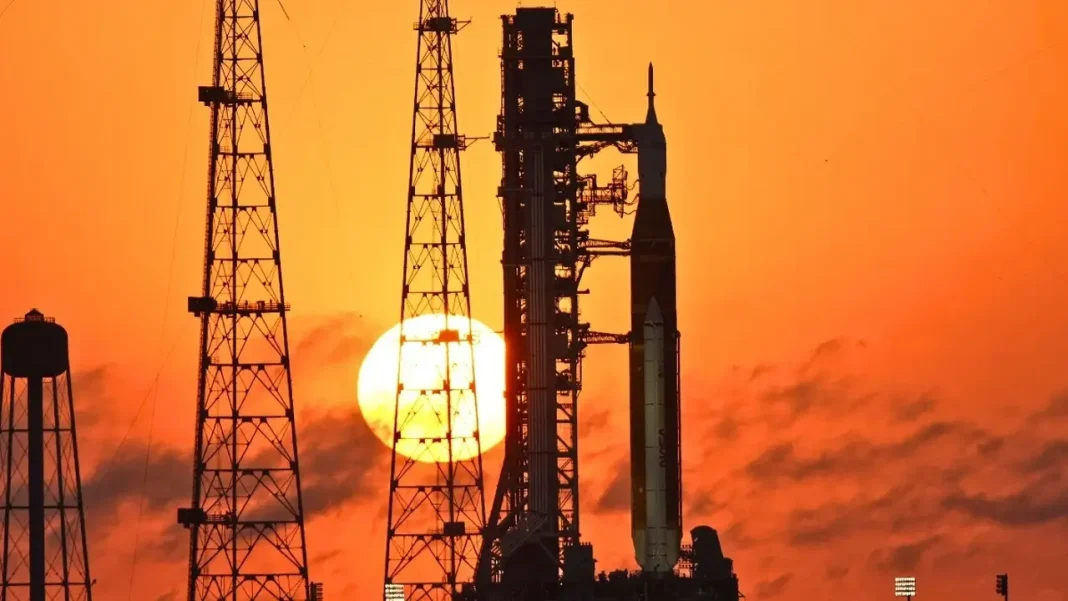 Artemis-II-at-sunrise