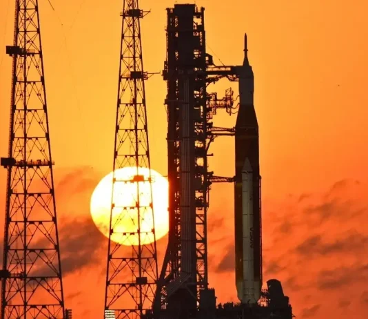 Η NASA ξεκίνησε την αντίστροφή μέτρηση για την επιστροφή του Ανθρώπου στη Σελήνη μετά από 53 χρόνια