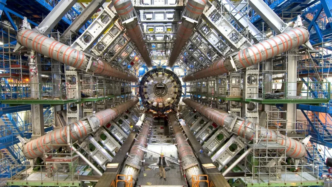 Μεγάλος Επιταχυντής Αδρονίων LHC CERN