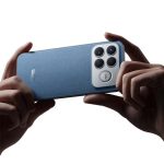 POCO F8 Ultra_Blue_handheld