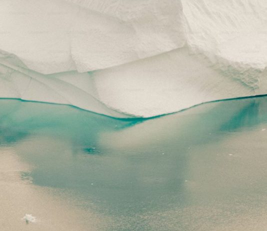 Γροιλανδία: Λύθηκε το μυστήριο στο εσωτερικό των πάγων πάγοι Γροιλανδίας