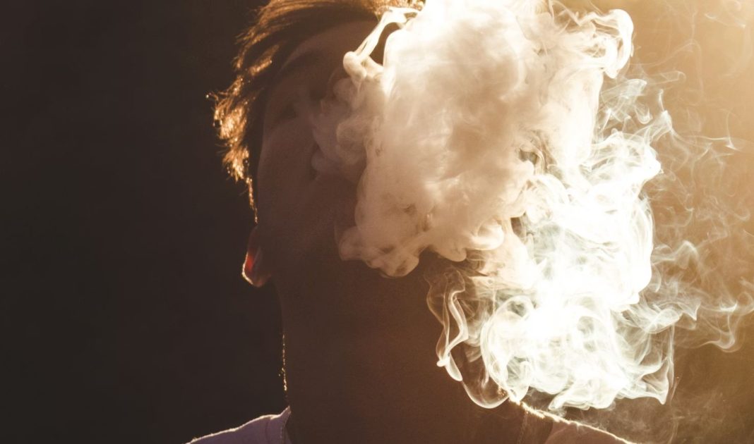 vaping Το άτμισμα ενέχει τον κίνδυνο καρκίνου!