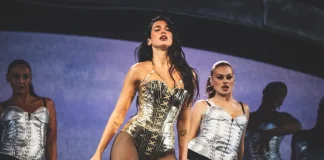 Η Dua Lipa έκανε αγωγή στη Samsung και ζητάει 15 εκατομμύρια δολάρια