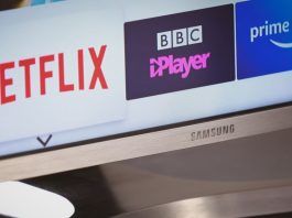 Netflix: Ανατροπή μεγατόνων, με τηλεοπτικό περιεχόμενο χωρίς extra χρέωση netflix logo in a tv