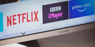 Netflix: Ανατροπή μεγατόνων, με τηλεοπτικό περιεχόμενο χωρίς extra χρέωση netflix logo in a tv