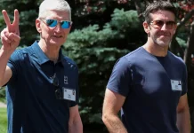Ο Tim Cook αποχωρεί από CEO της Apple παραδίδοντας τη σκυτάλη στον John Ternus εν μέσως αλλαγών στην τεχνητή νοημοσύνη