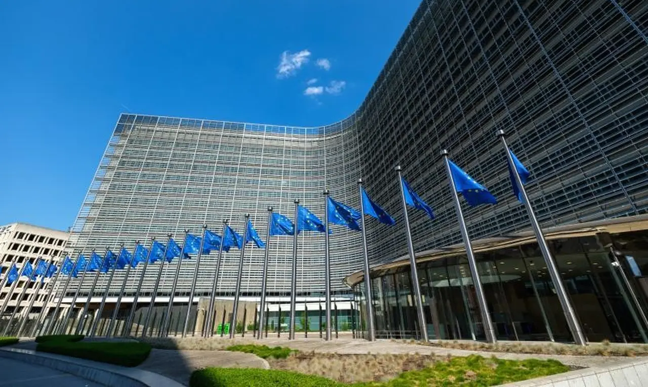 Η ευρωπαϊκή επιτροπή επέβαλε πρόστιμο 890 εκατομμυρίων ευρώ στην Google για παραβίαση του DMA
