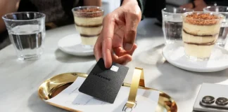 Samsung Galaxy Card: Η πρώτη κάρτα της εταιρείας είναι γεγονός σε συνεργασία με Barclays και Visa Η Samsung ανακοίνωσε την Samsung Galaxy Card