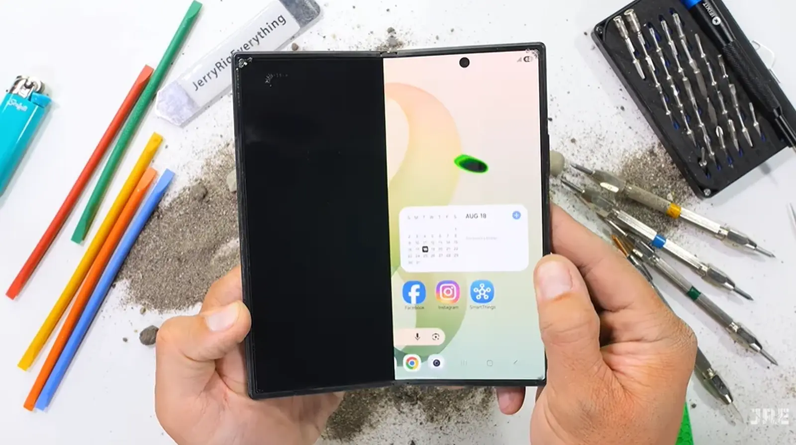 To Samsung Galaxy Z Fold 8 Ultra δεν επιβίωσε από τα test του JerryRigEverything