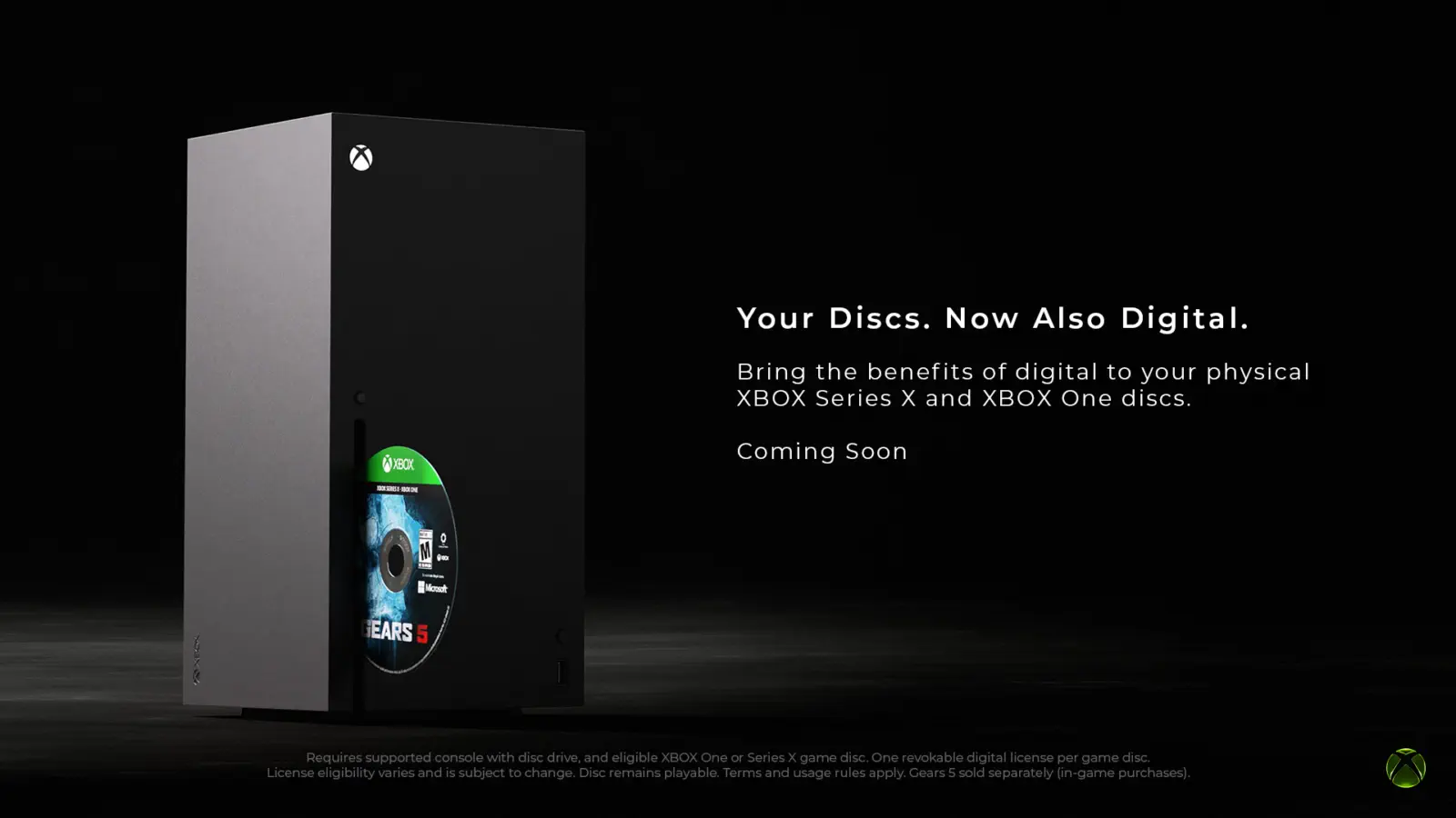 Δίσκος παιχνιδιού Xbox Series X τοποθετείται στην κονσόλα για τη λειτουργία Xbox Disc-to-Digital