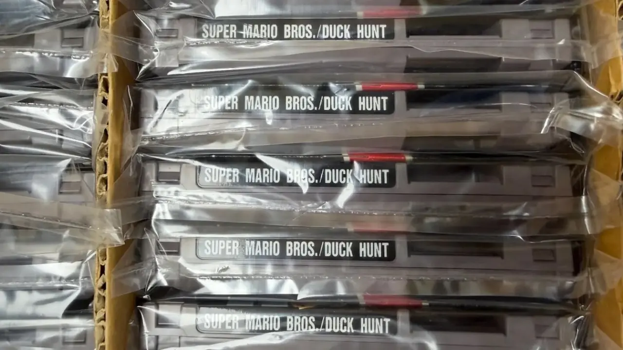 Οι κασσέτες Super Mario Bros./Duck Hunt για NES που βρέθηκαν σε αποθήκη